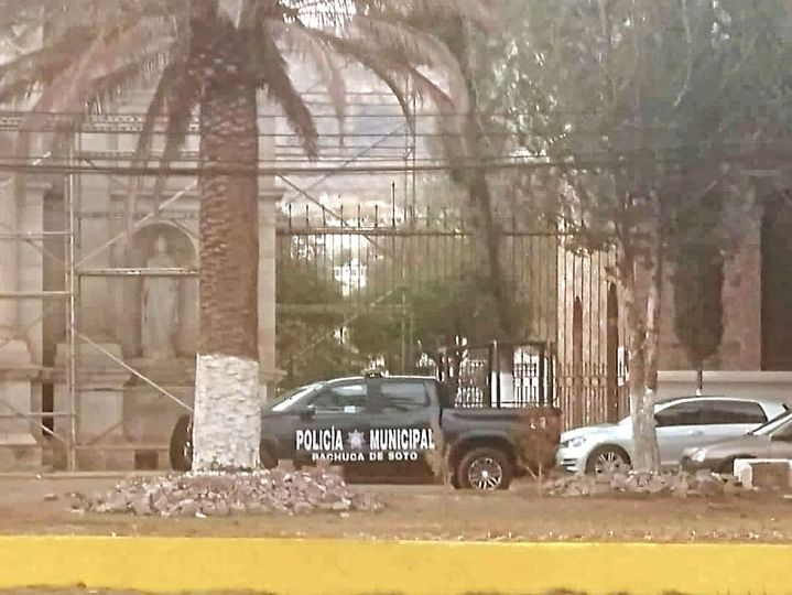 Sujeto realiza disparos al aire durante sepultura en Pachuca y moviliza a policías