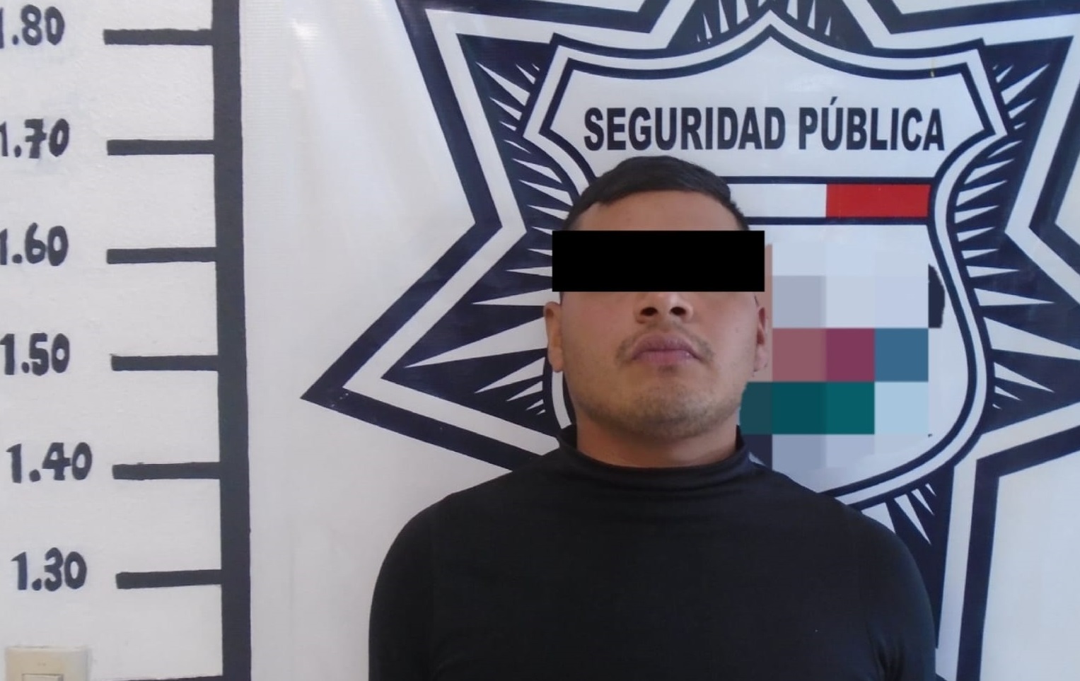 Detiene  a sujeto drogado que intentaba colarse a casa en Pachuca