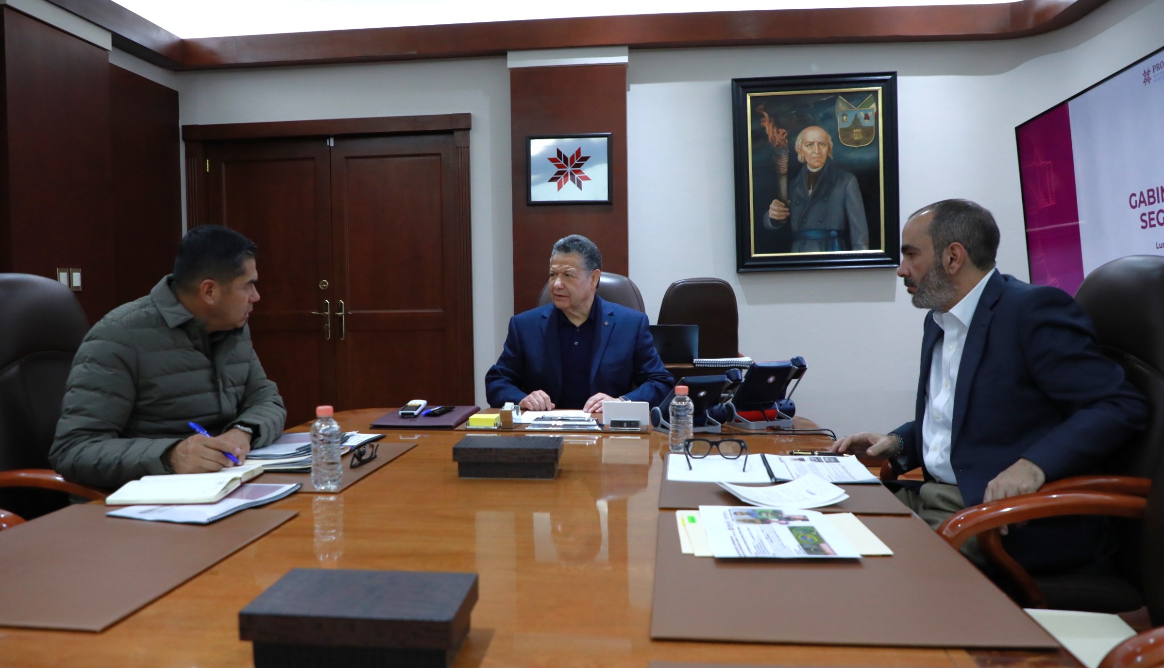 Julio Menchaca vigila acciones ante lluvias y refuerza estrategia de seguridad