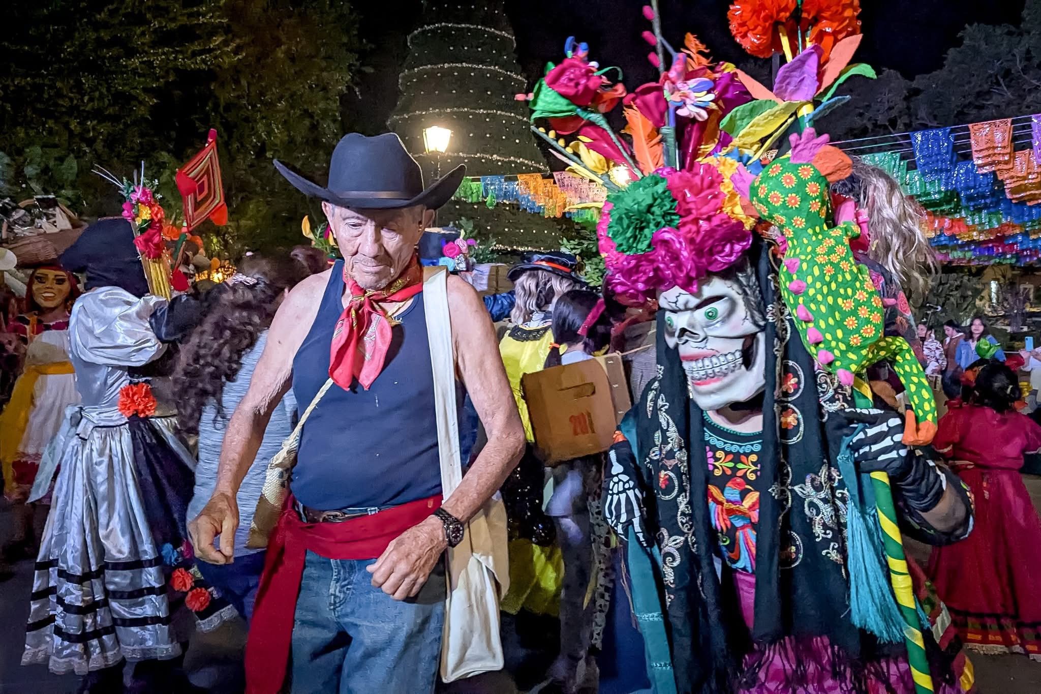 Hidalgo presente en la inauguración del 28 Festival de la Huasteca en Jalpan de Serra