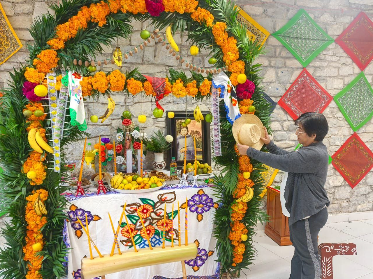 En centros gerontológicos de Hidalgo honran la memoria de seres queridos 