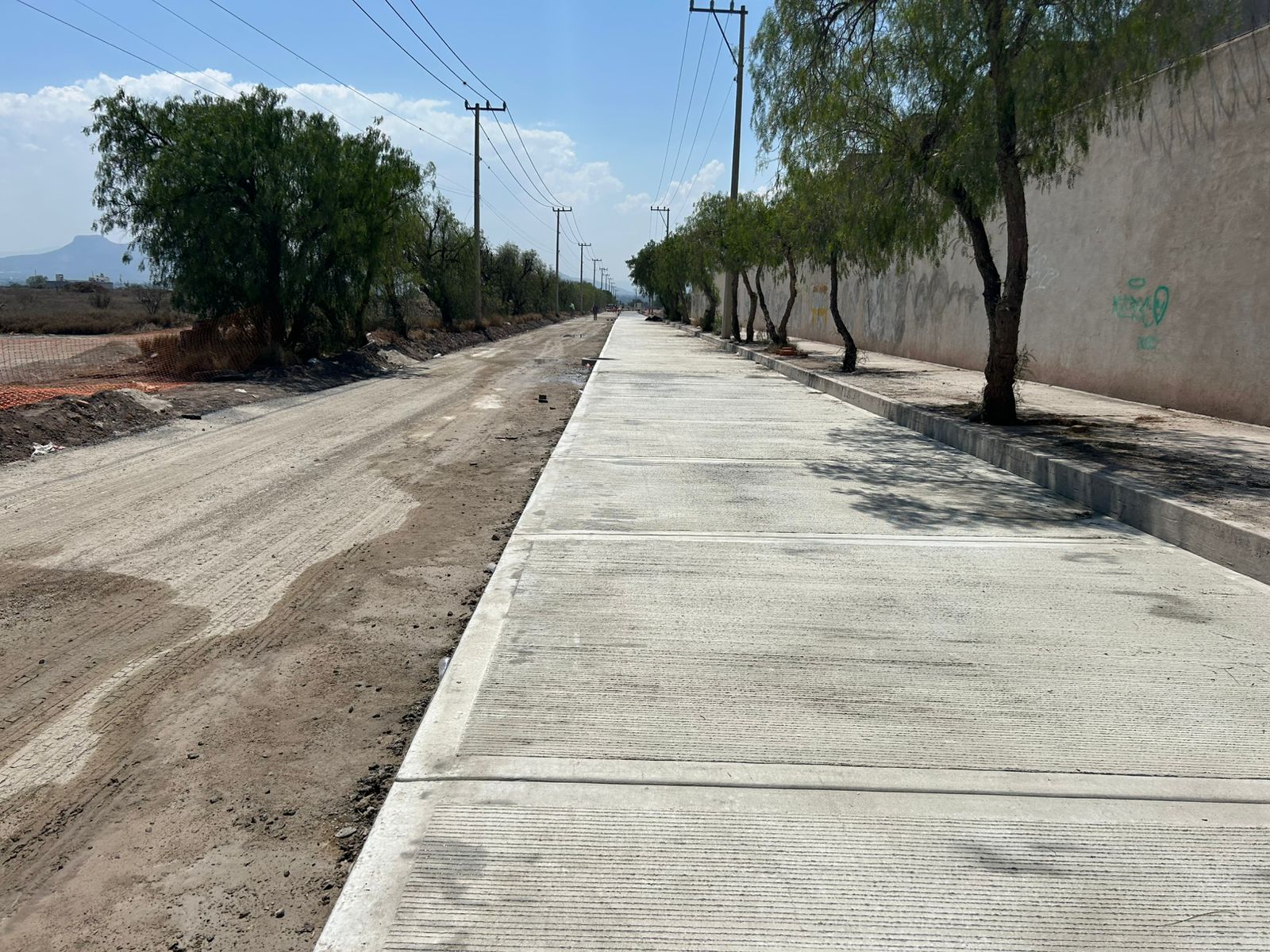 Rehabilitación de la calle Vía de los Reyes fortalece la conectividad en El Daxthá, Actopan