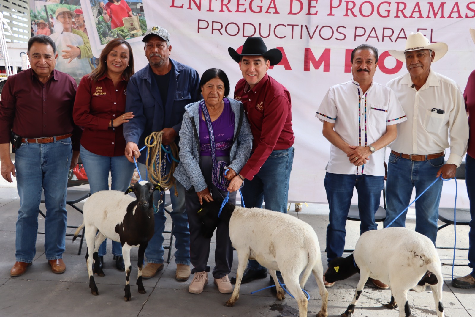 Entrega gobierno de Hidalgo apoyos agropecuarios en la región de Ajacuba