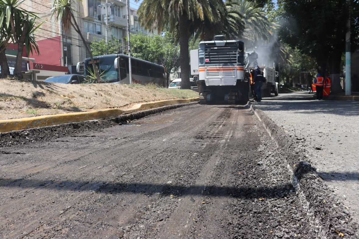 Inicia SIPDUS pavimentación hidráulica de avenida Madero, en Pachuca