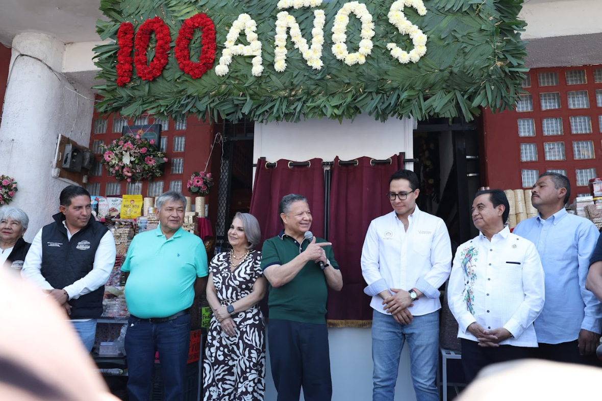 Julio Menchaca destaca legado e identidad del mercado Primero de Mayo