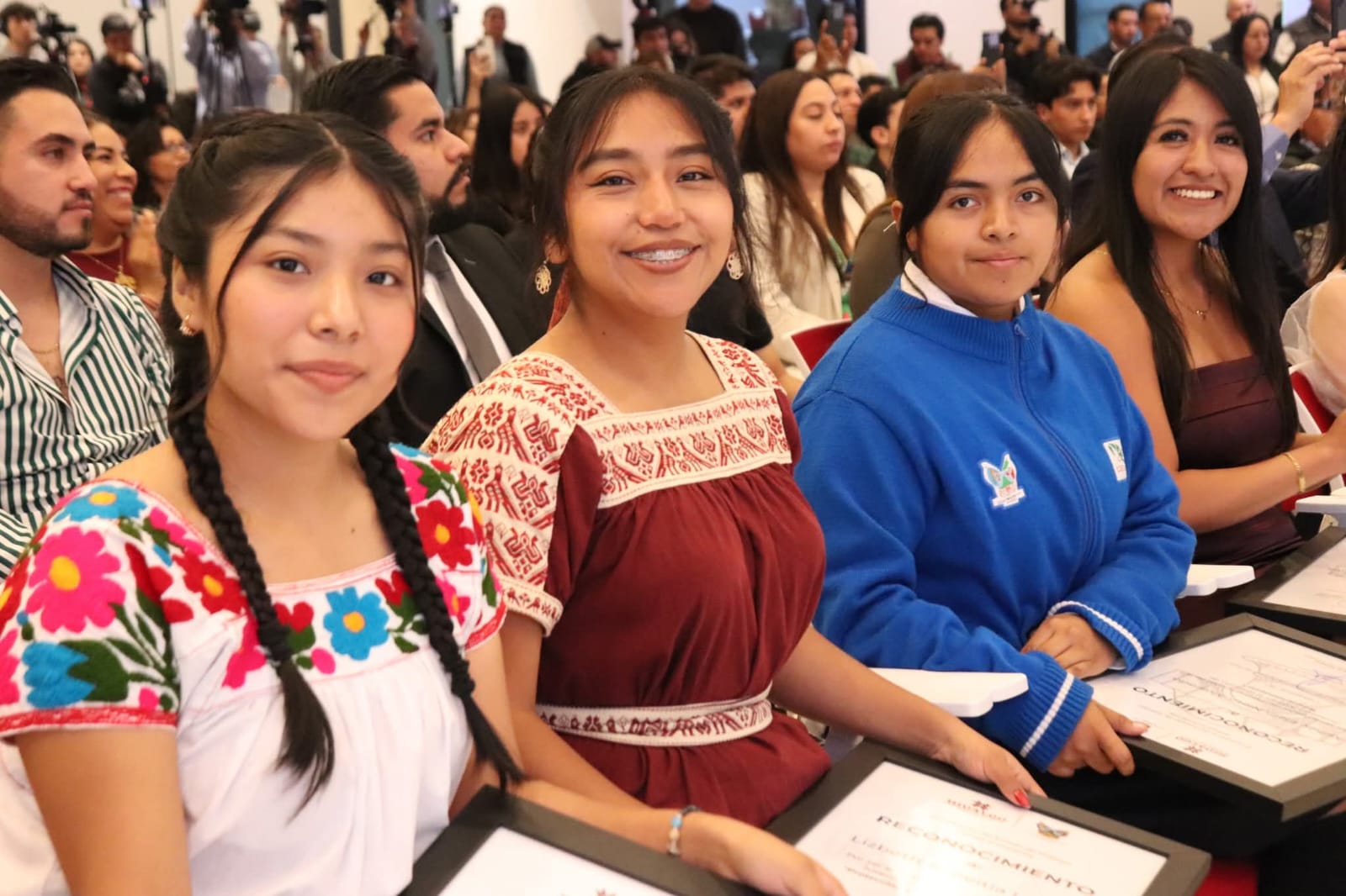 Gobierno de Hidalgo abre convocatoria del Premio Estatal de la Juventud 2026