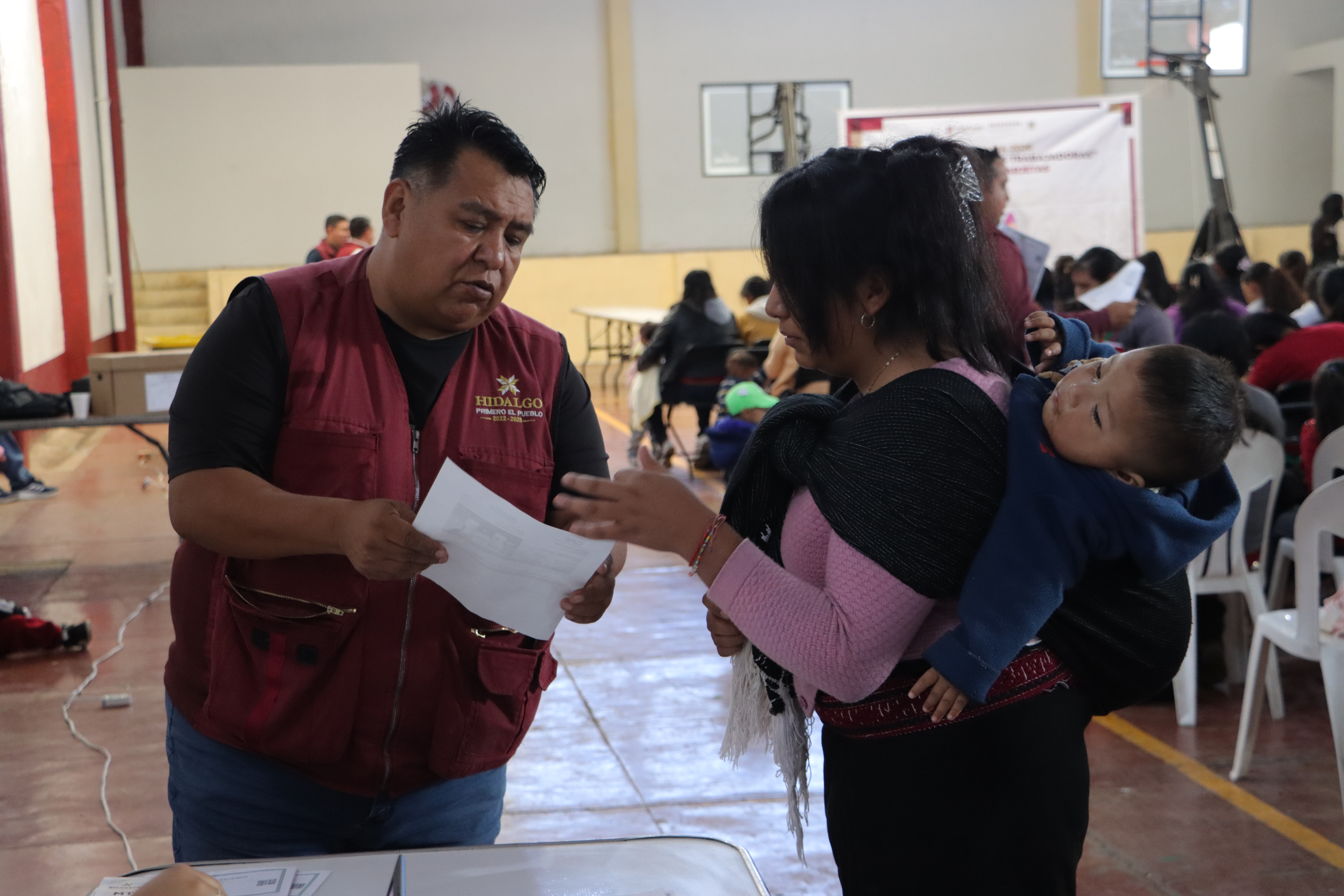 Sebiso mantiene entrega de tarjetas de programas sociales