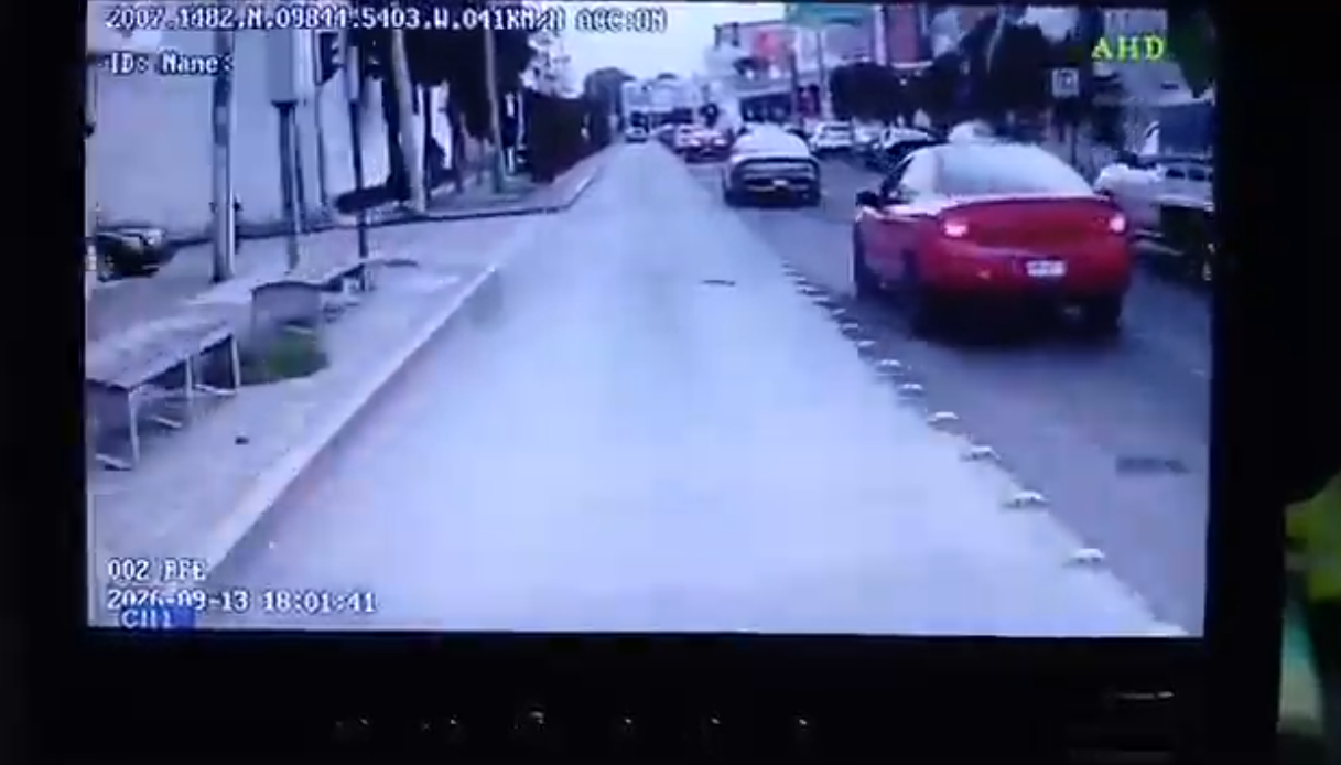 Choque entre vehículo particular y unidad del Tuzobús deja seis personas lesionadas en Pachuca