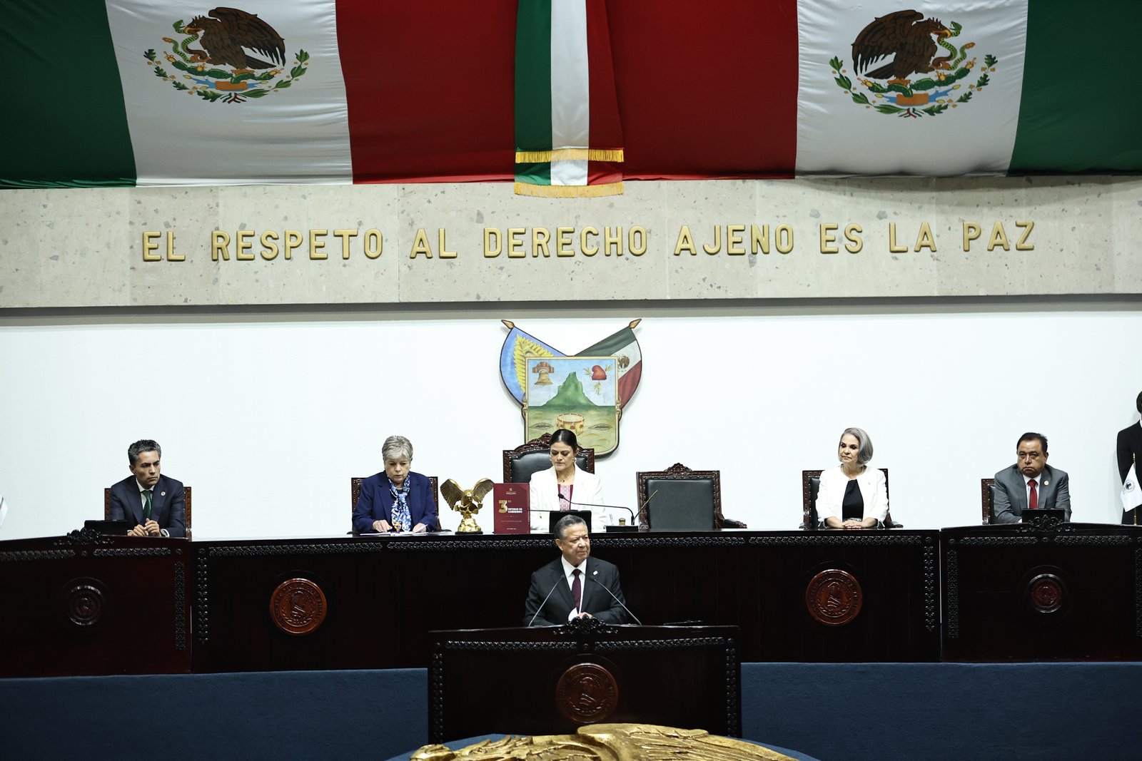Envía Julio Menchaca iniciativas para fortalecer la transparencia, protección de datos y simplificación administrativa